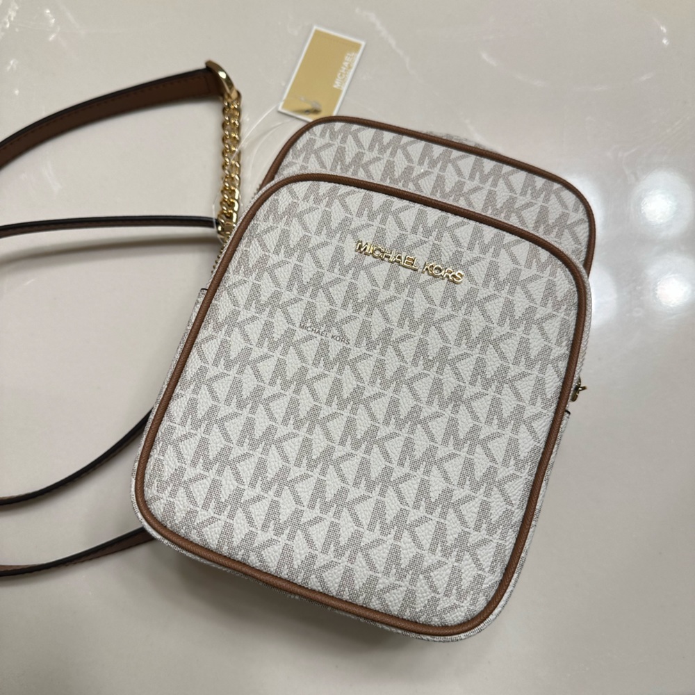 Michael Kors Jet Set Travel Bag